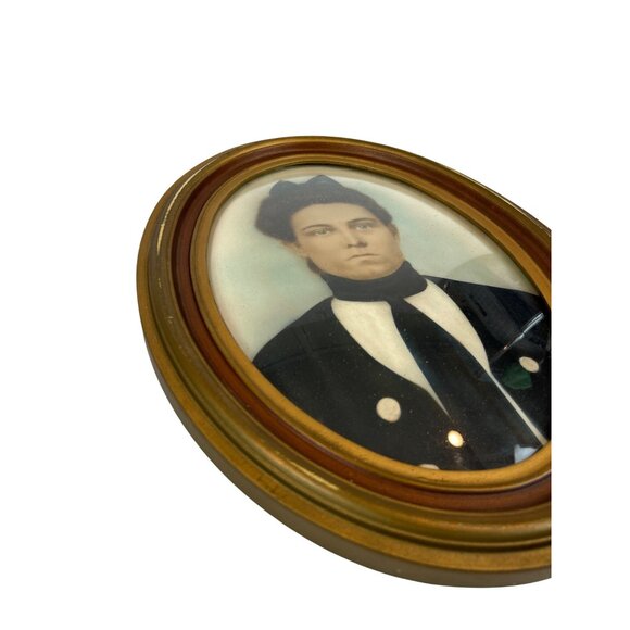 Antique Portrait Woman Convex Oval Wood Frame Victorian Stern Face - Picture 2 of 10